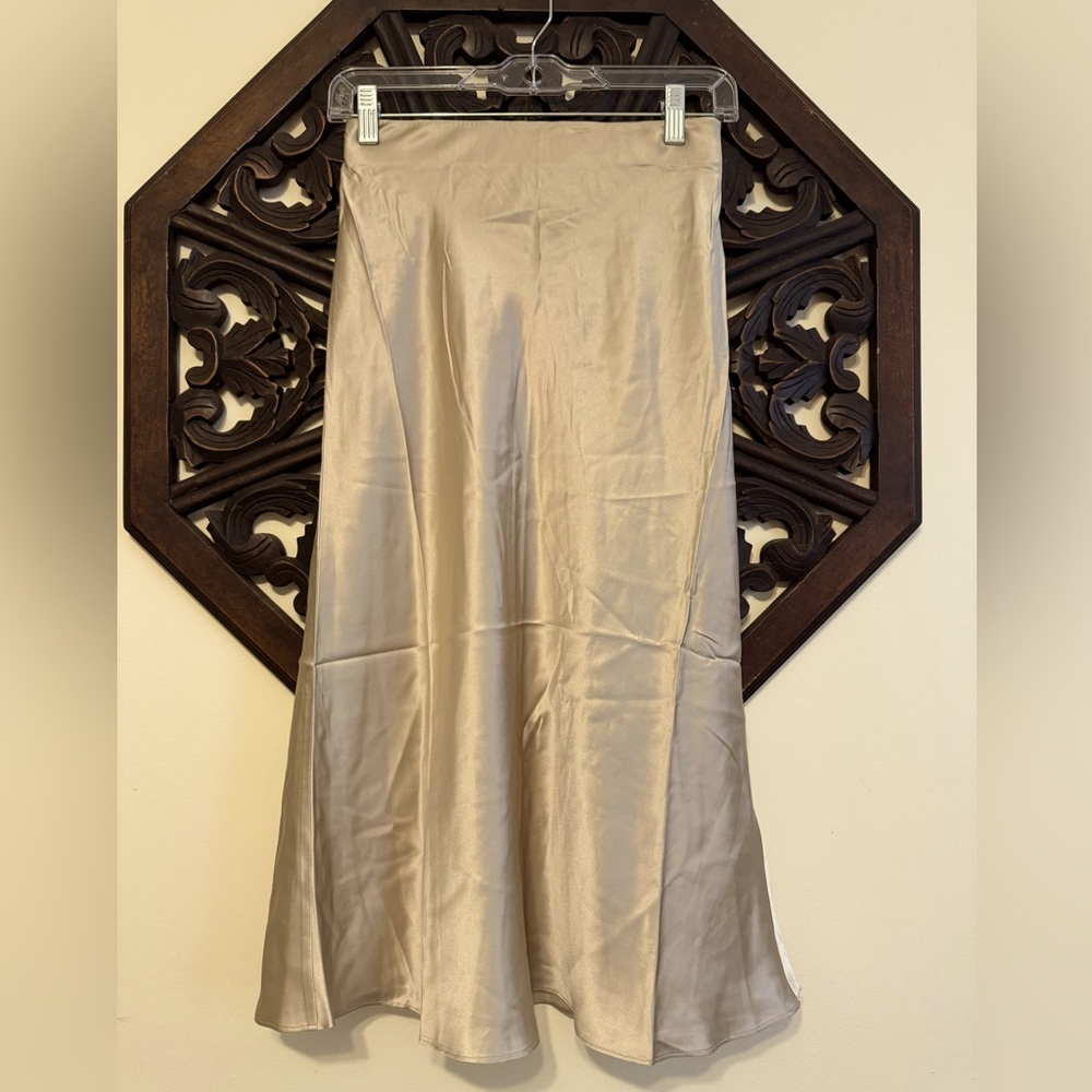 Brand new Quince Skirt